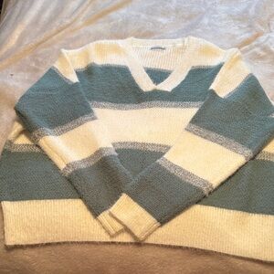 Staccato Cream and Gray V-Neck Sweater